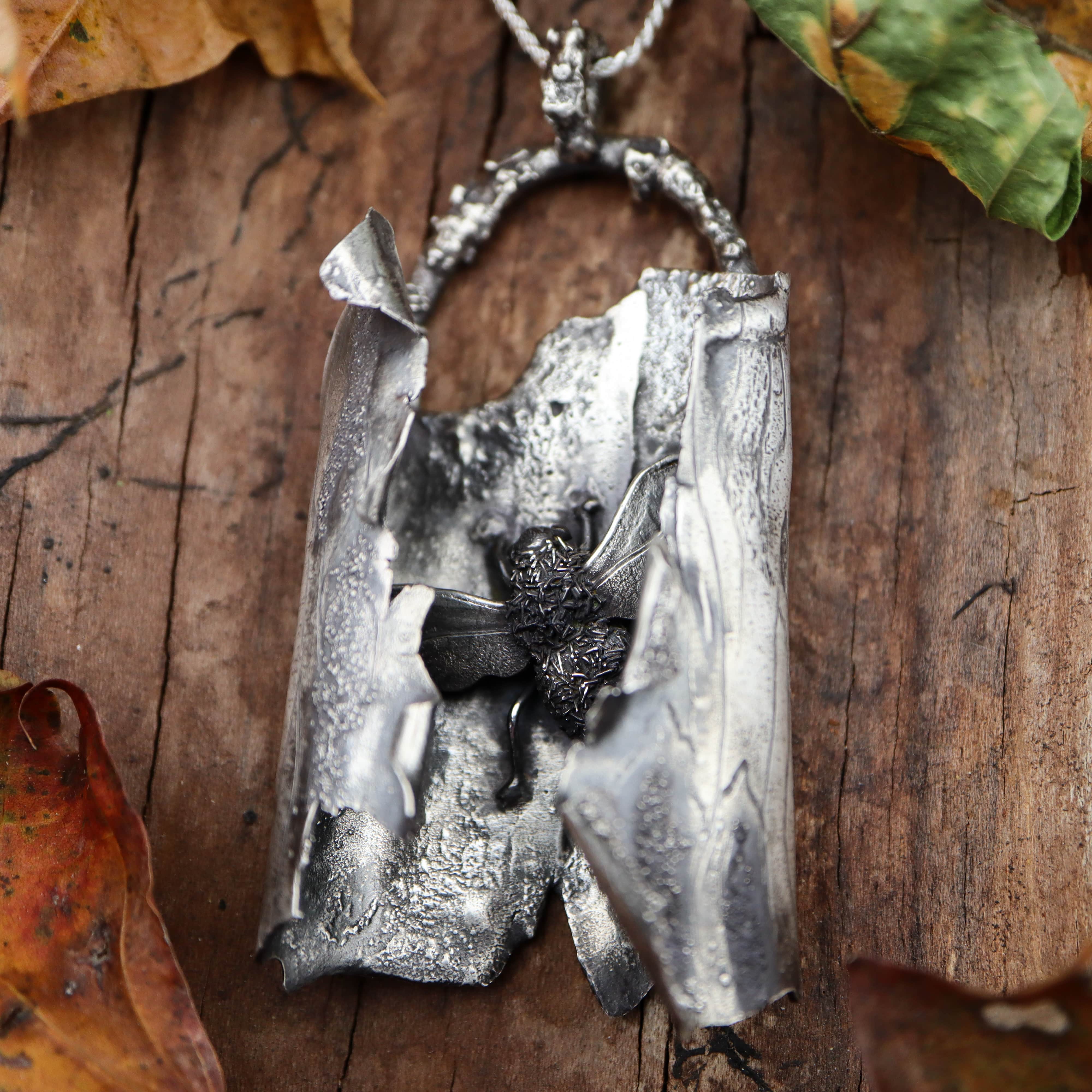 Sleepy Bumblebee Necklace