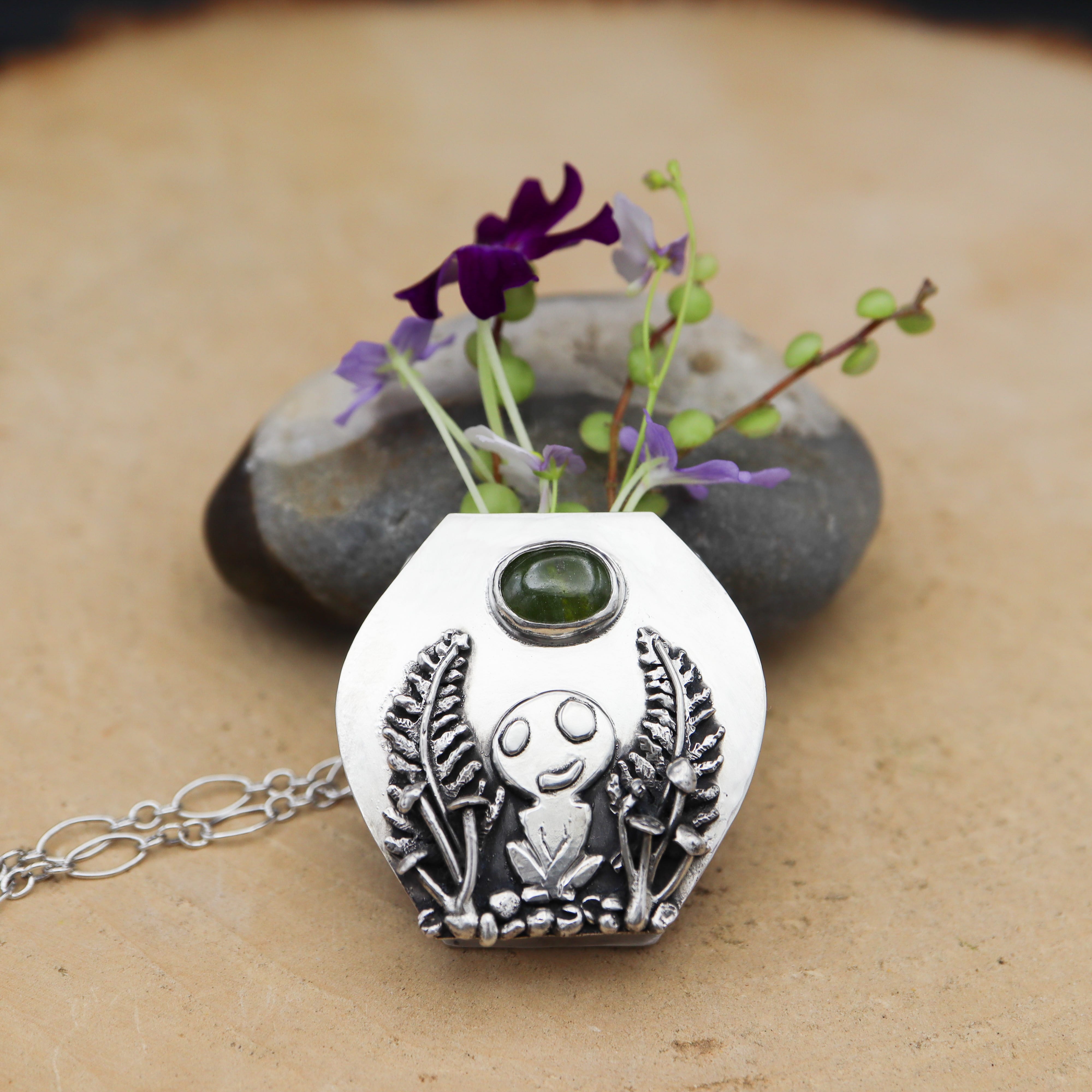 Kodama Friend Vase Necklace