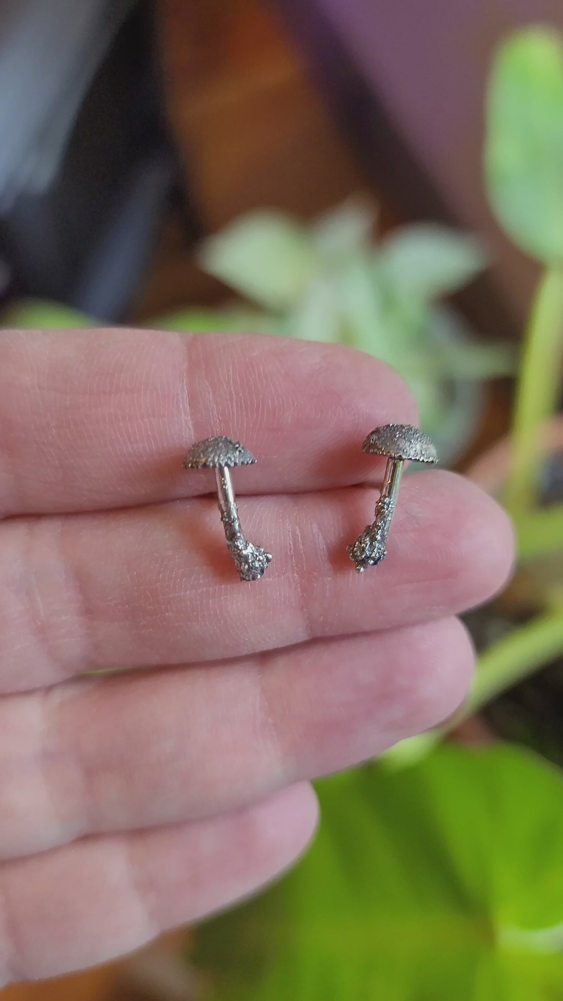 A video showing what the mushroom stud earrings look like from all angles.