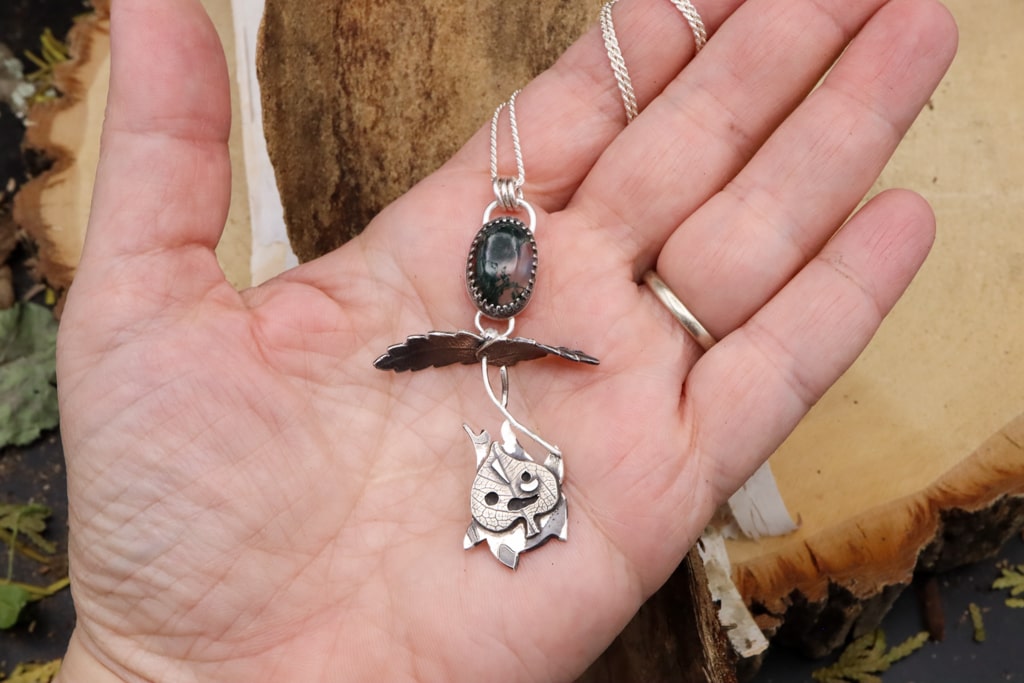 Makar Korok Necklace with Moss Agate