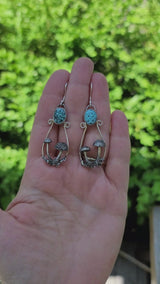 A video showing what the earrings look like in the shade and then in the sunshine. 