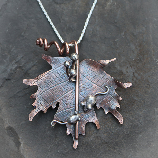 Maple Leaf Pendant in 10K Gold | Peoples Jewellers