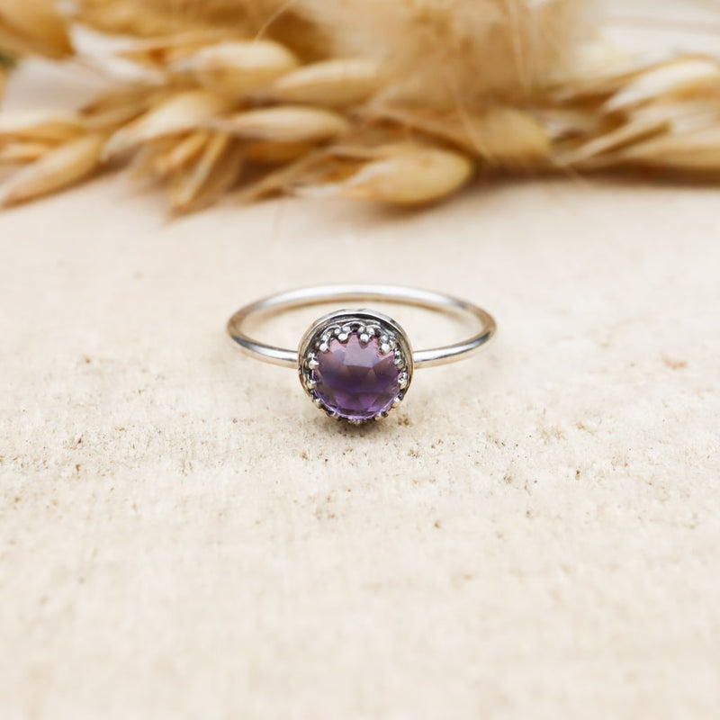 The purple rose cut amethyst gemstone ring. 